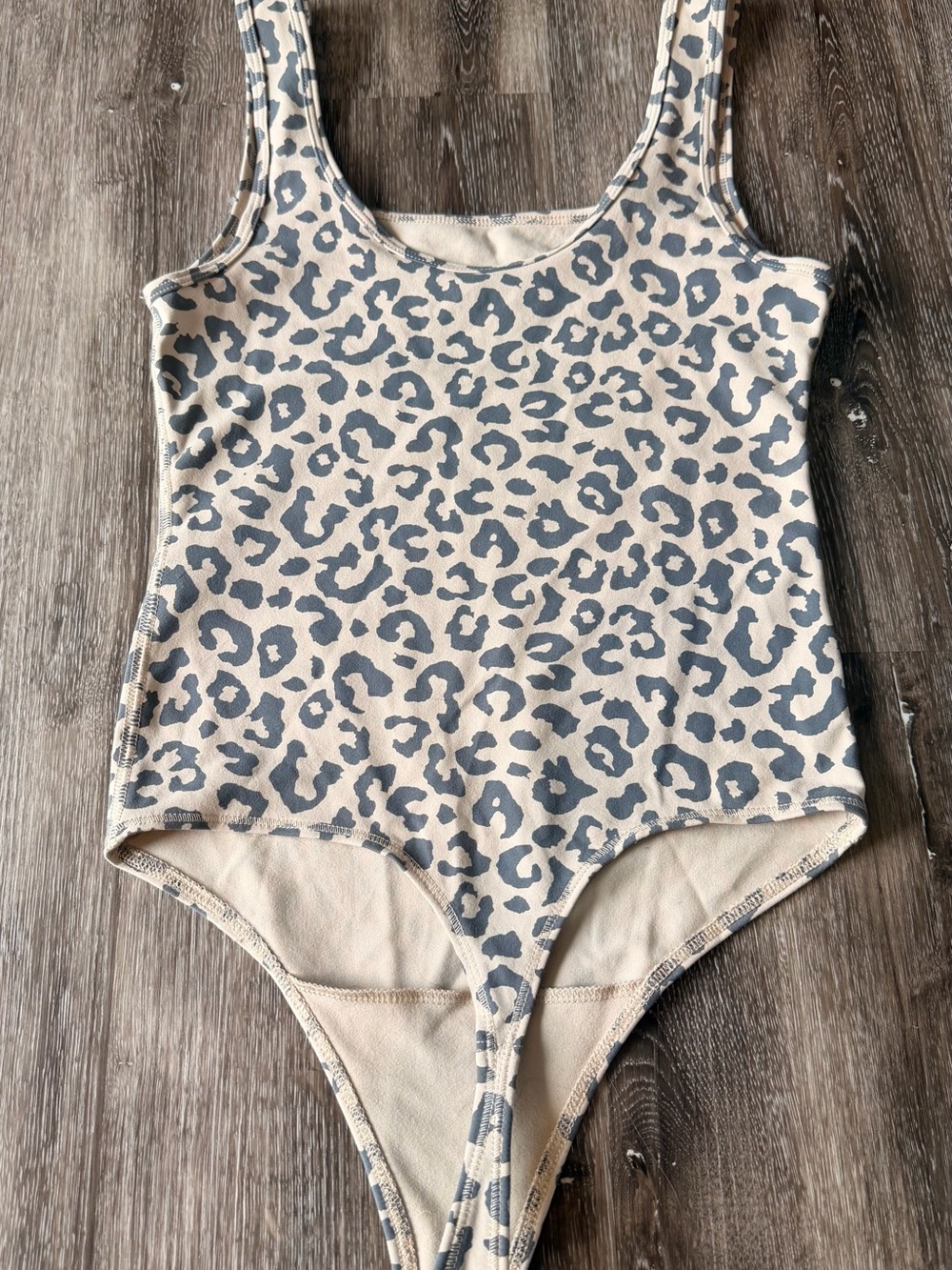 Abercrombie & Fitch Beige and Gray Leopard Print Bodysuit - Picture 4 of 4